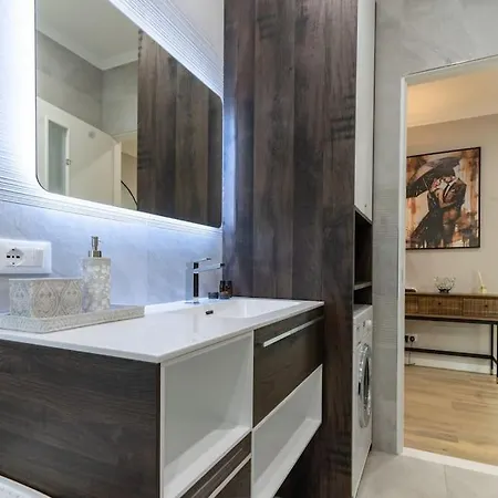 Victor Free Private Parking 圣雷默