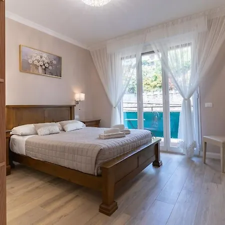 Victor Free Private Parking