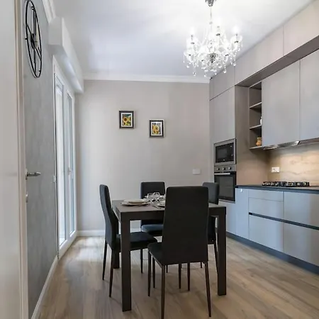 Victor Free Private Parking